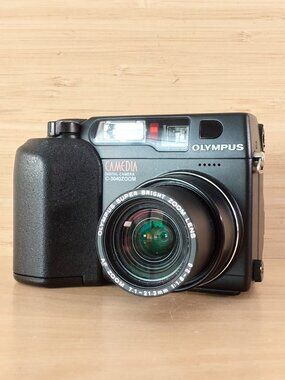 Olympus Camedia C-3040 Zoom Digital Camera 3.3MP Tested Working